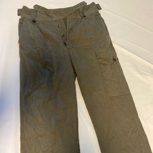 Size 30 (US 10) green cargo pants